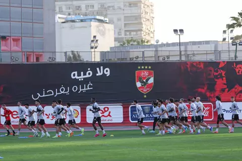 حضور عبد الحفيظ وجبيرة في يد هاني.. لقطات من استعدادات الأهلي لمواجهة سيراميكا (صور)